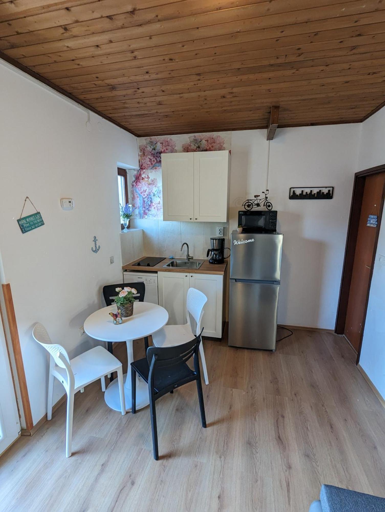 Zeezicht Appartement 50M From Beach Срима Экстерьер фото